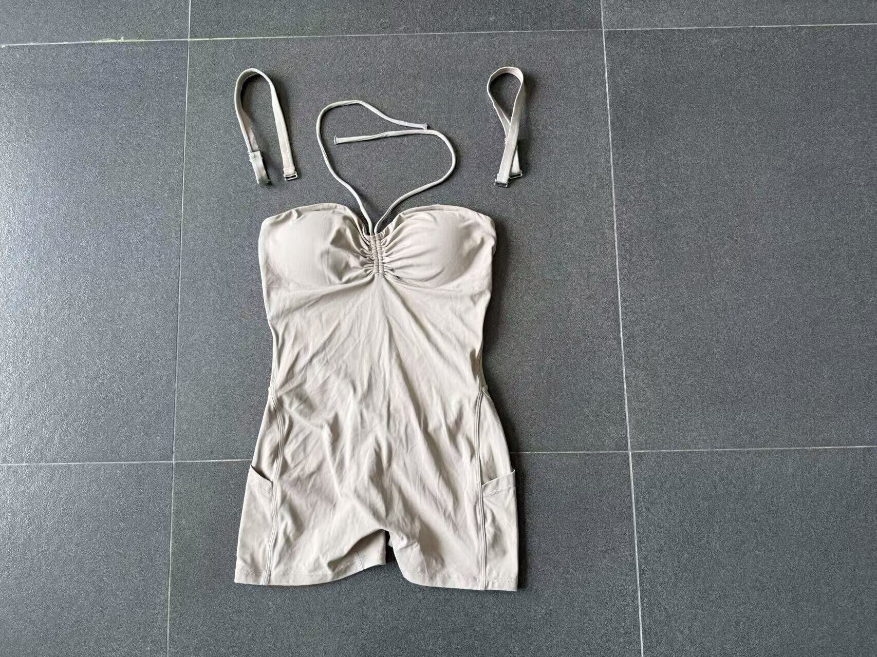 Women's Multiple Wearing Ways Sleeveless Yoga Shorts Jumpsuit Scrunch Butt Workout  Sports Outfits with Pockets FGB15177