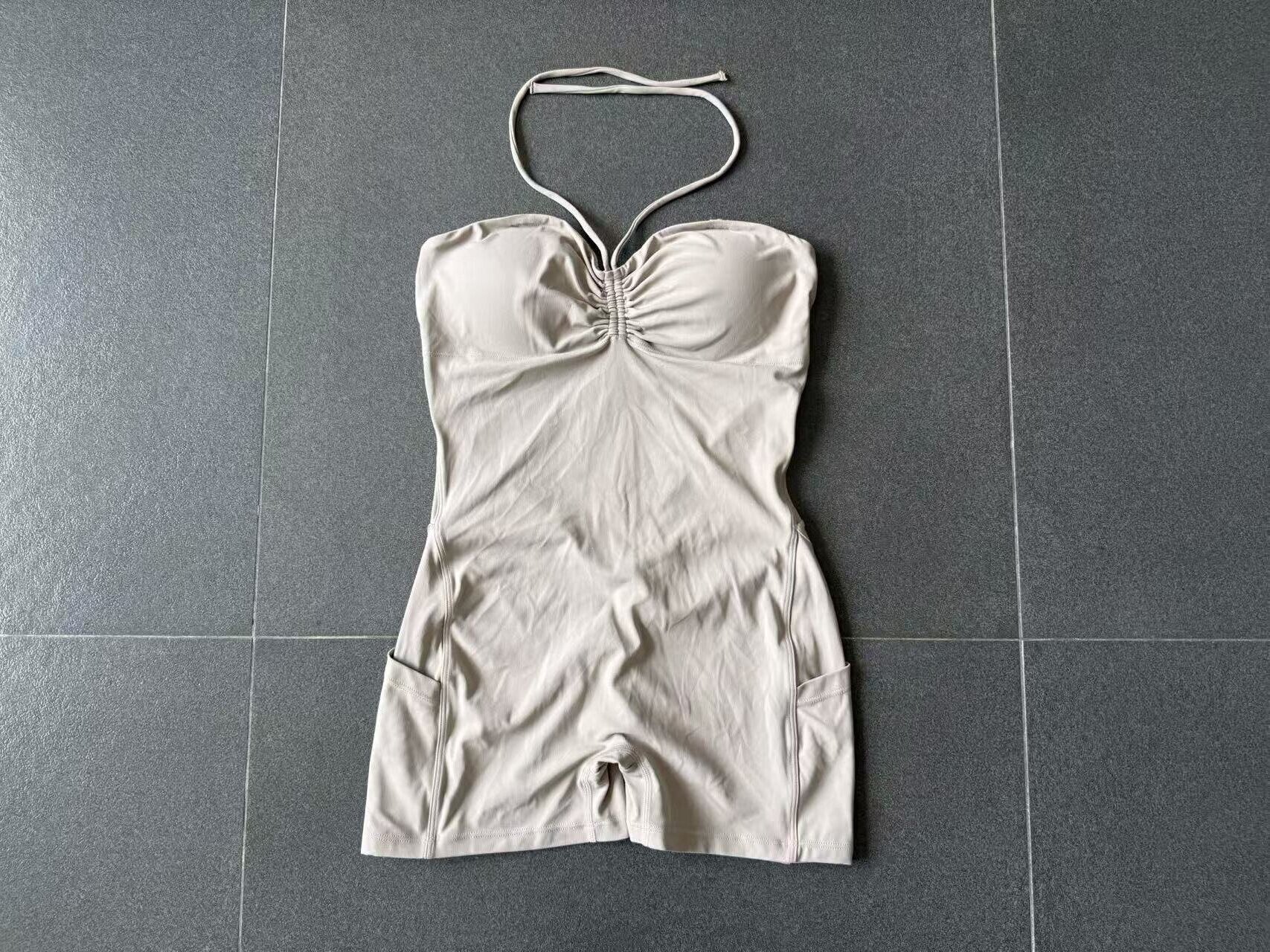 Women's Multiple Wearing Ways Sleeveless Yoga Shorts Jumpsuit Scrunch Butt Workout  Sports Outfits with Pockets FGB15177