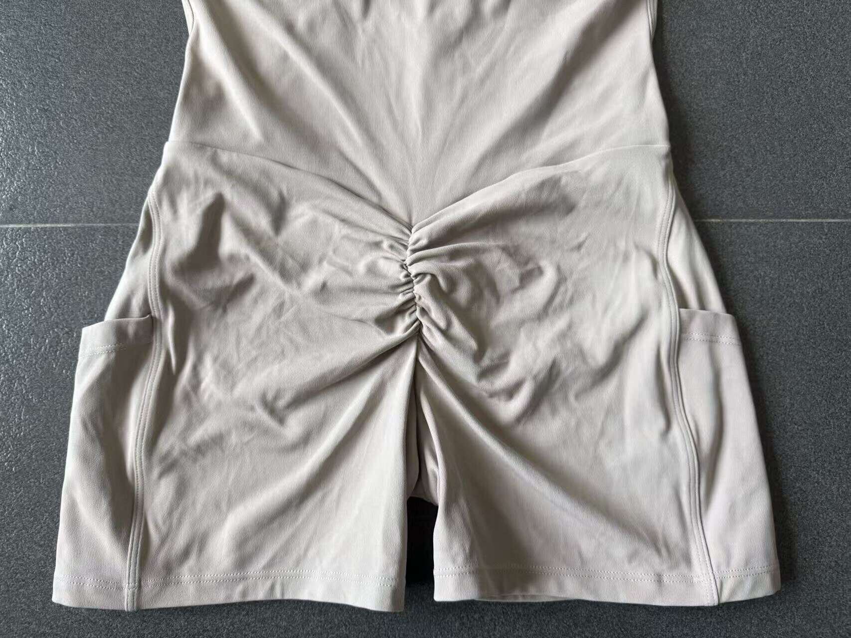 Women's Multiple Wearing Ways Sleeveless Yoga Shorts Jumpsuit Scrunch Butt Workout  Sports Outfits with Pockets FGB15177