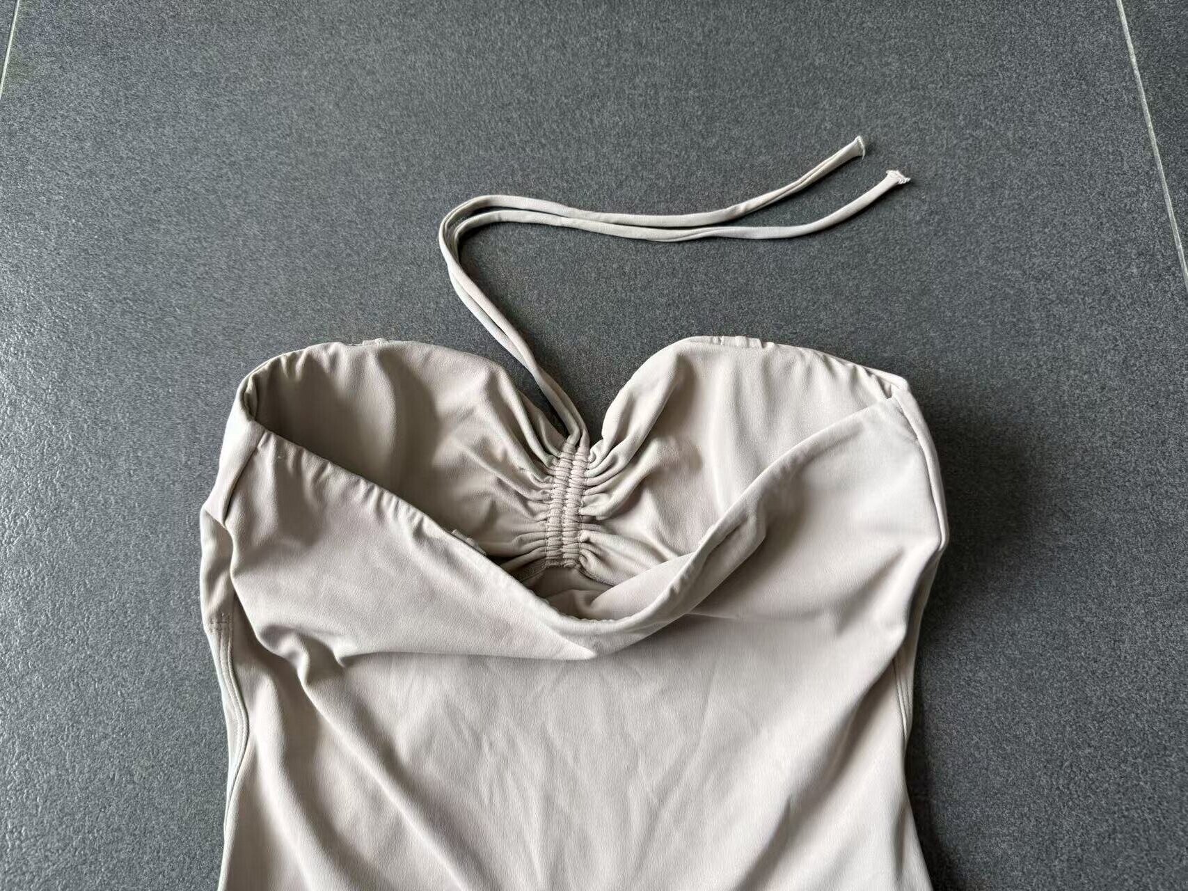 Women's Multiple Wearing Ways Sleeveless Yoga Shorts Jumpsuit Scrunch Butt Workout  Sports Outfits with Pockets FGB15177