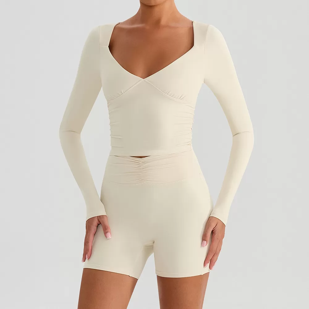 Beige long sleeves+shorts