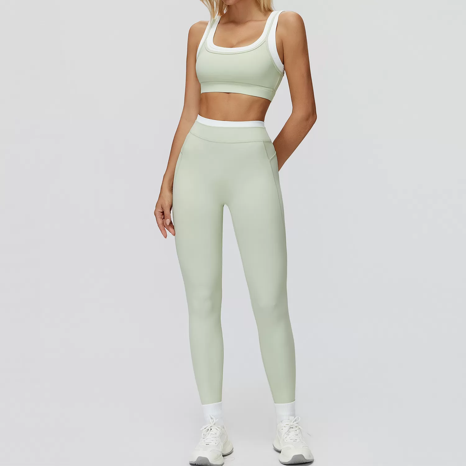 Light green bra+leggings