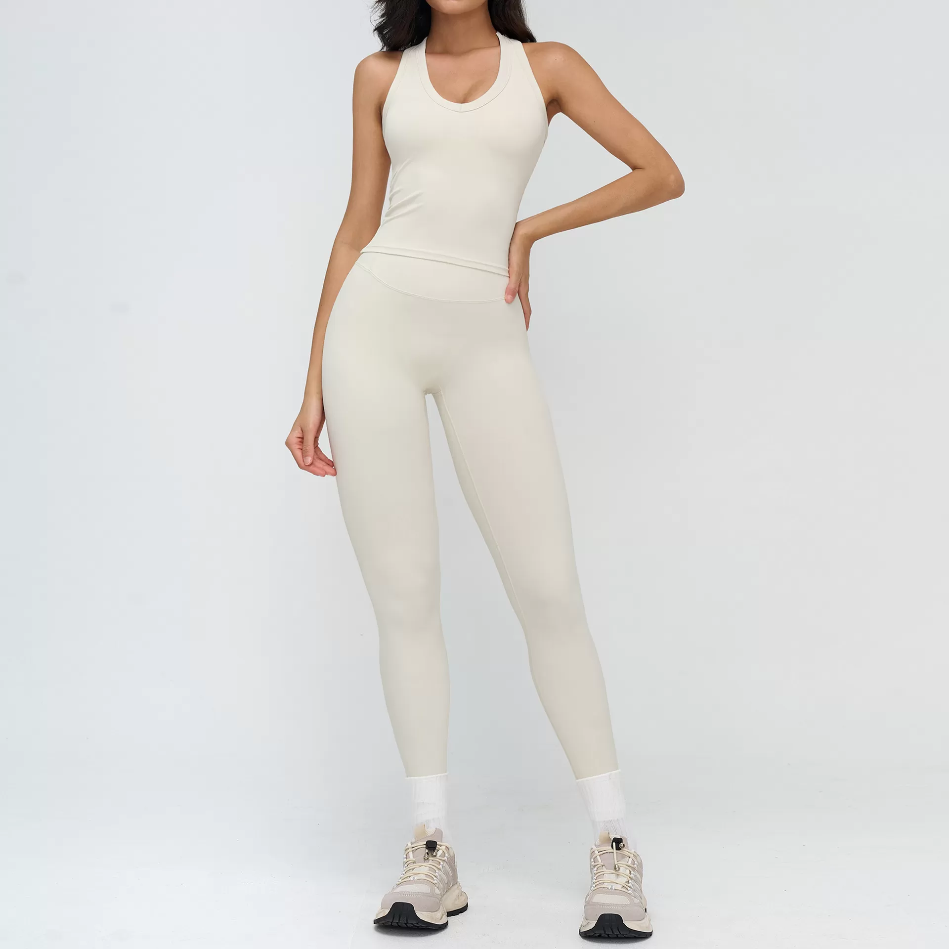 Apricot singlets+leggings