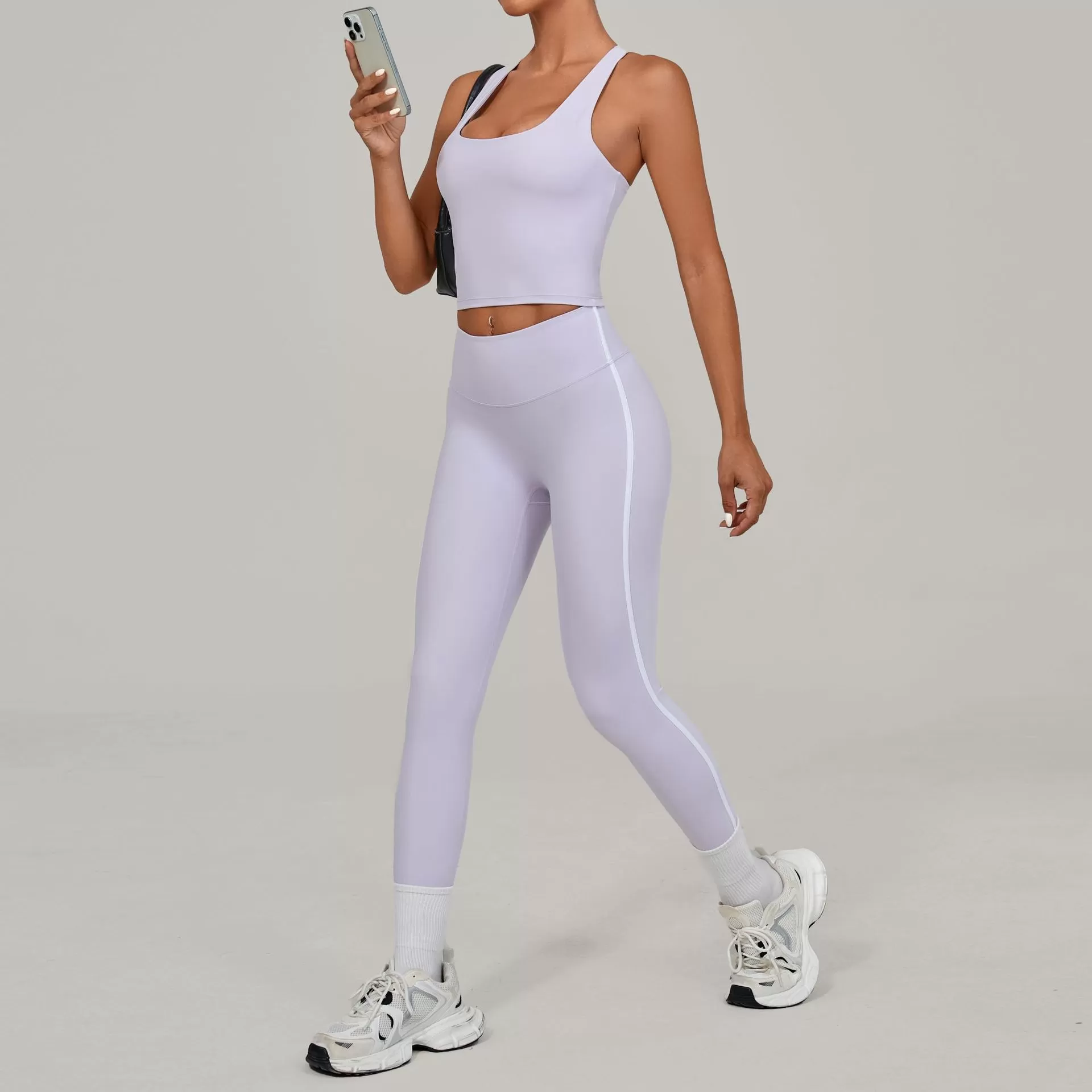 Light purple singlets+leggings