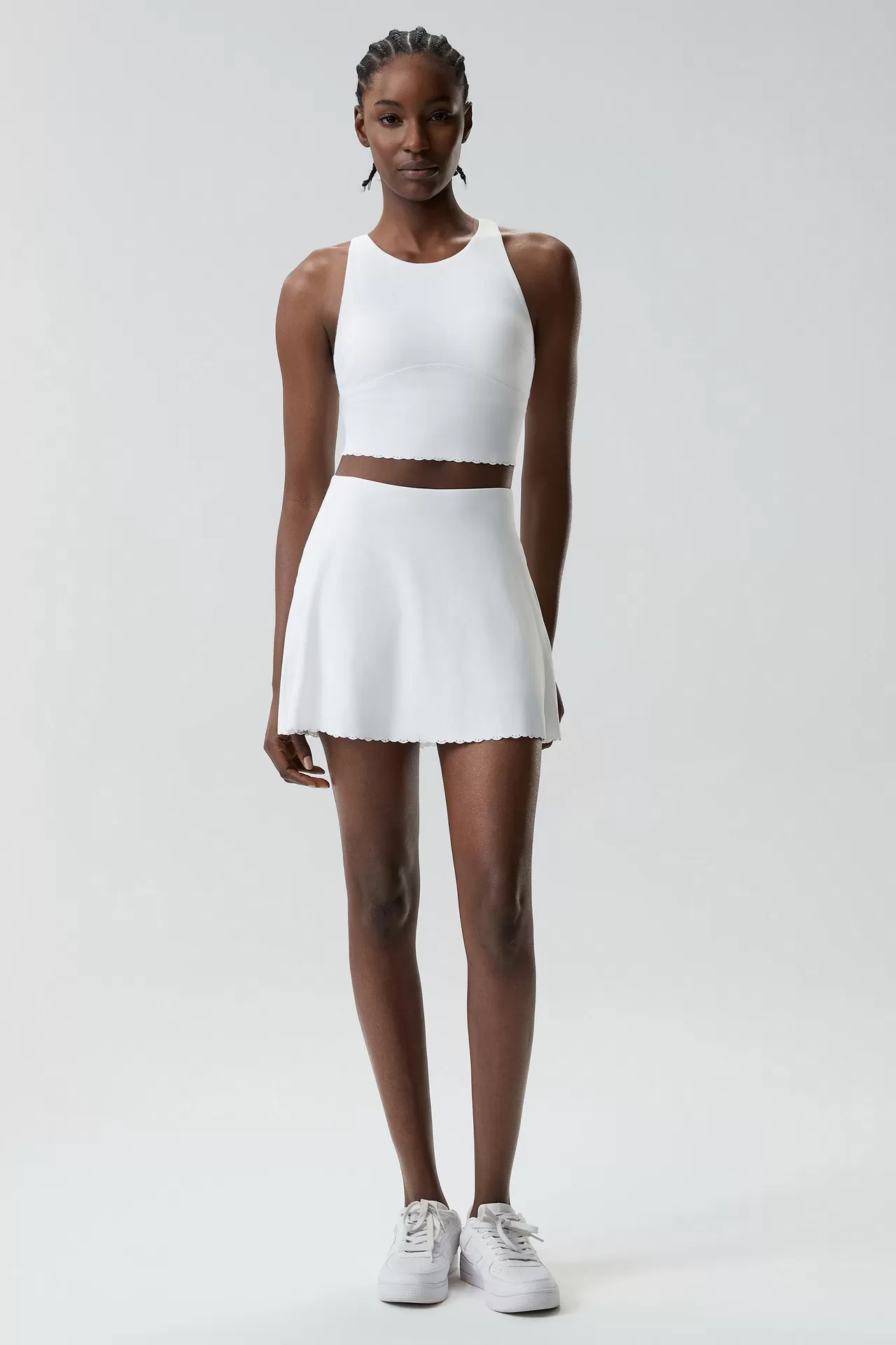 Off white bra+skirts