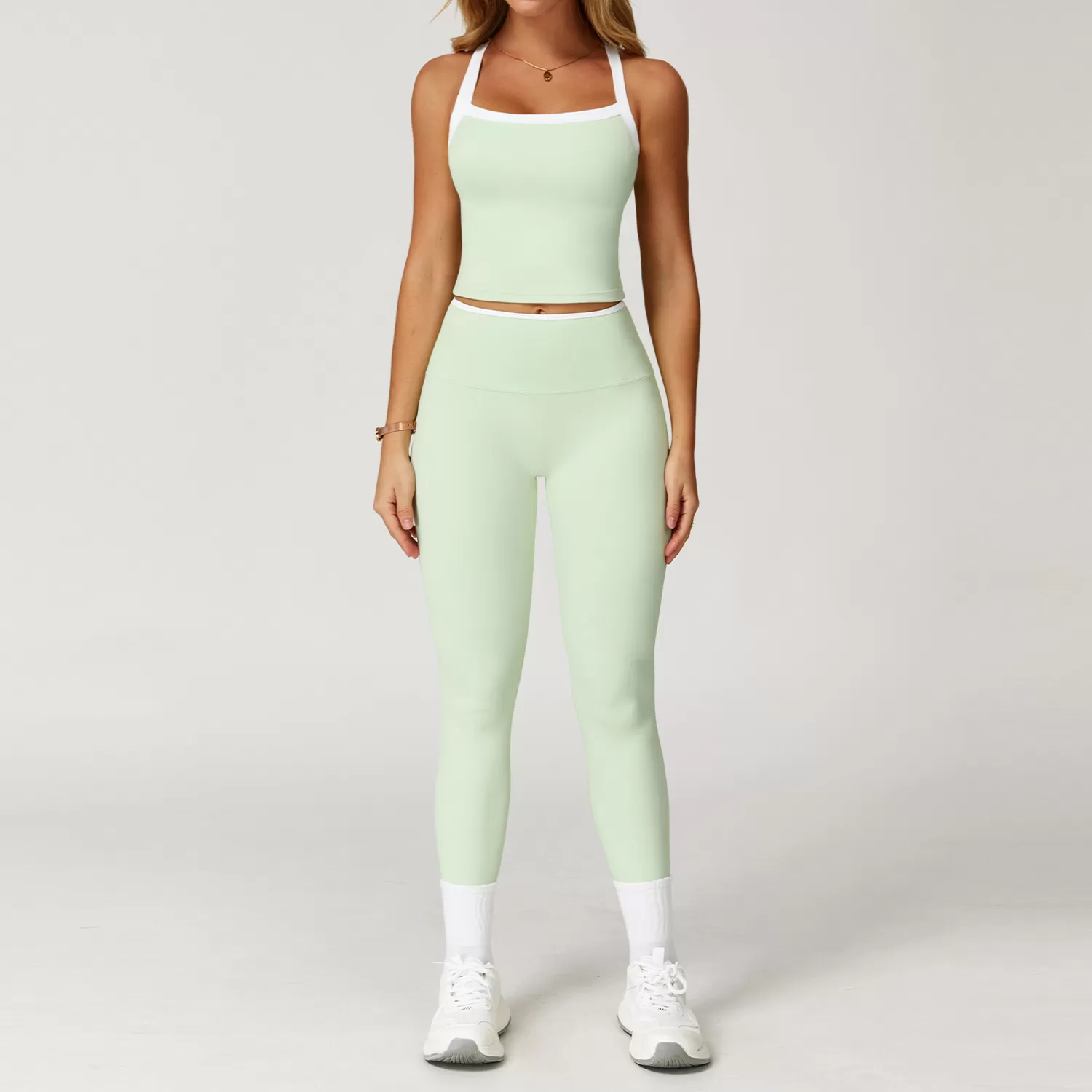 Light green singlets+leggings