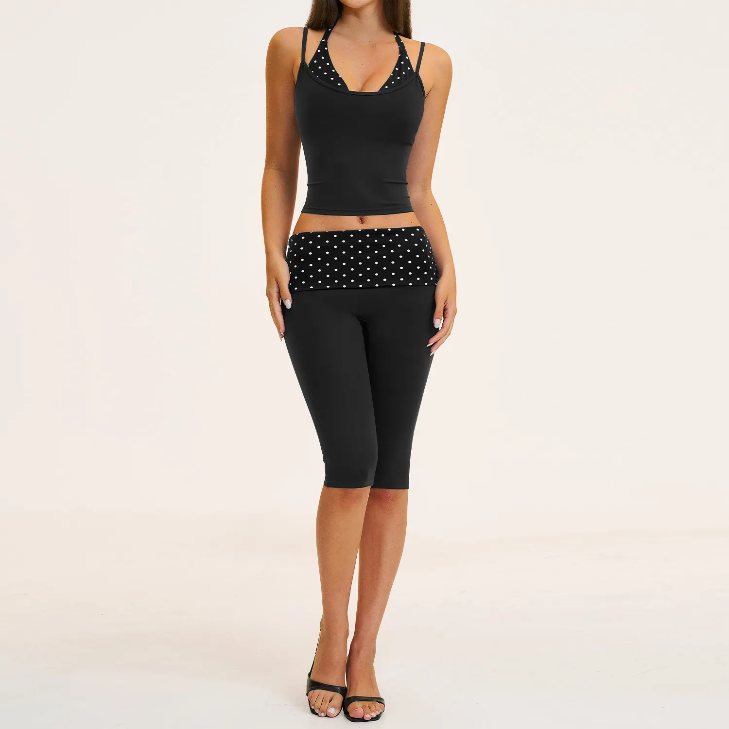 Black&Polka dot singlets+knee-length leggings
