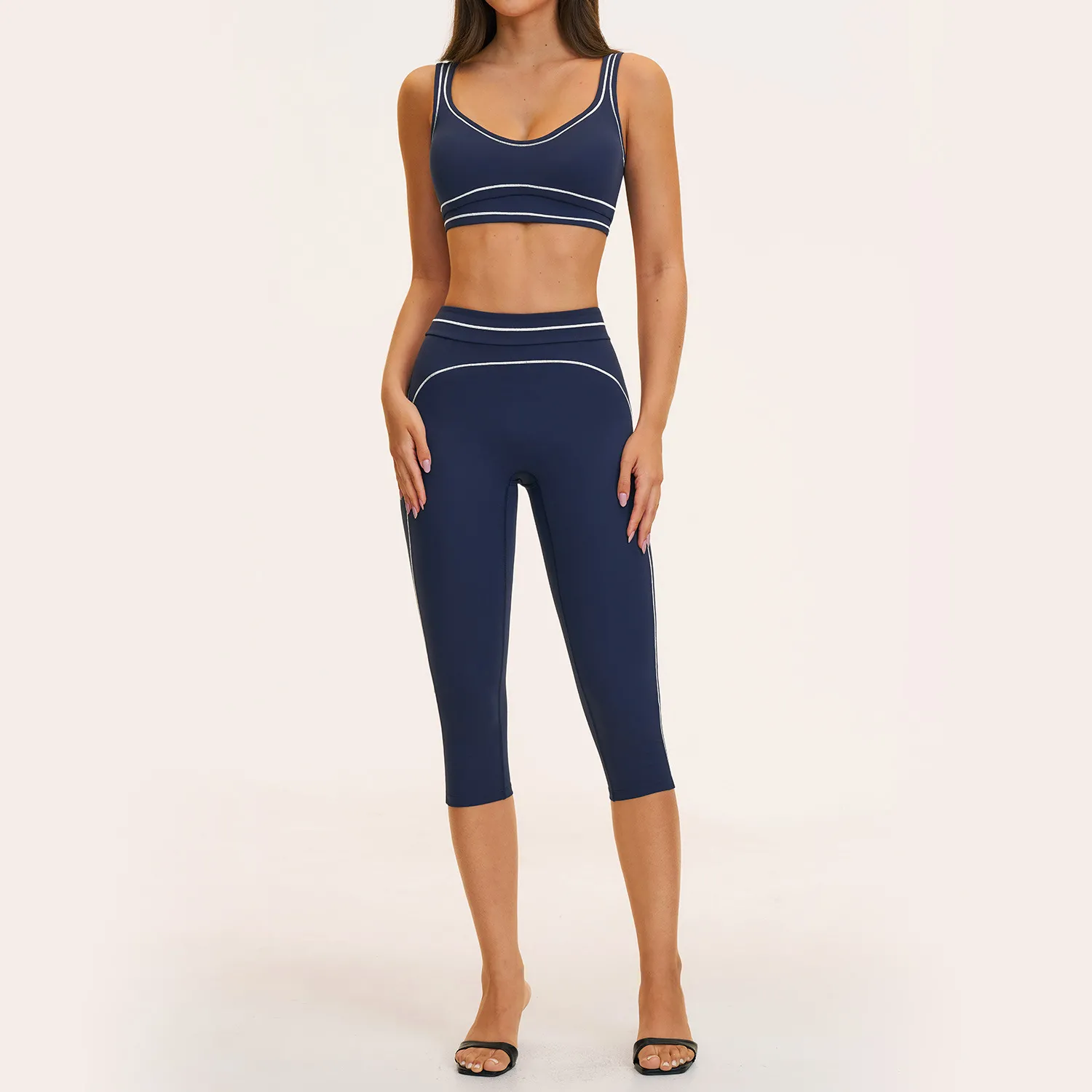 Navy bra+3/4 length leggings