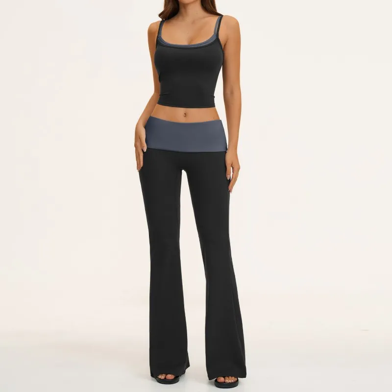 Black singlets+bell-bottom pants