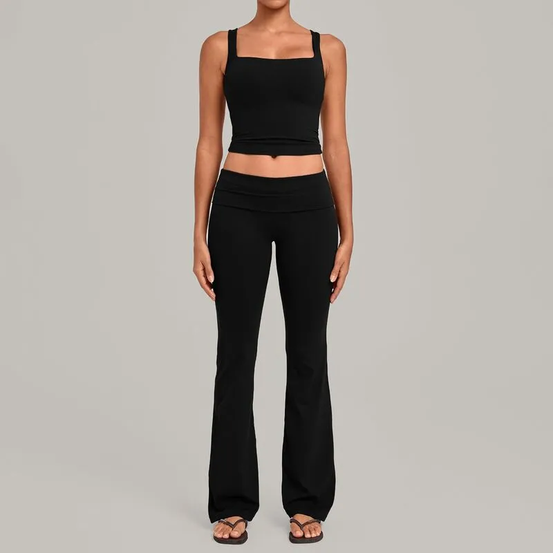 Black singlets+bell-bottom pants